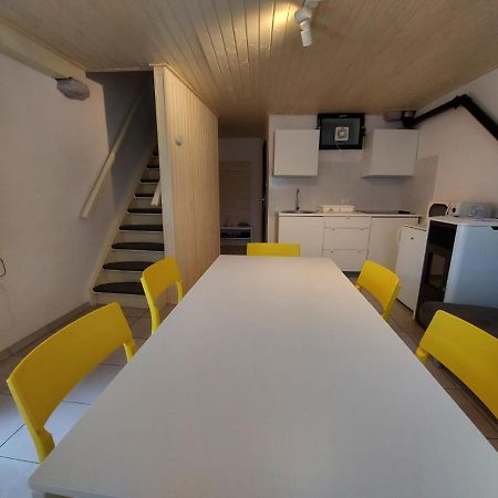 Apartmaji Hedera Комен Екстер'єр фото