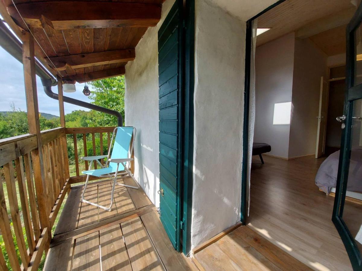 Apartmaji Hedera Комен Екстер'єр фото