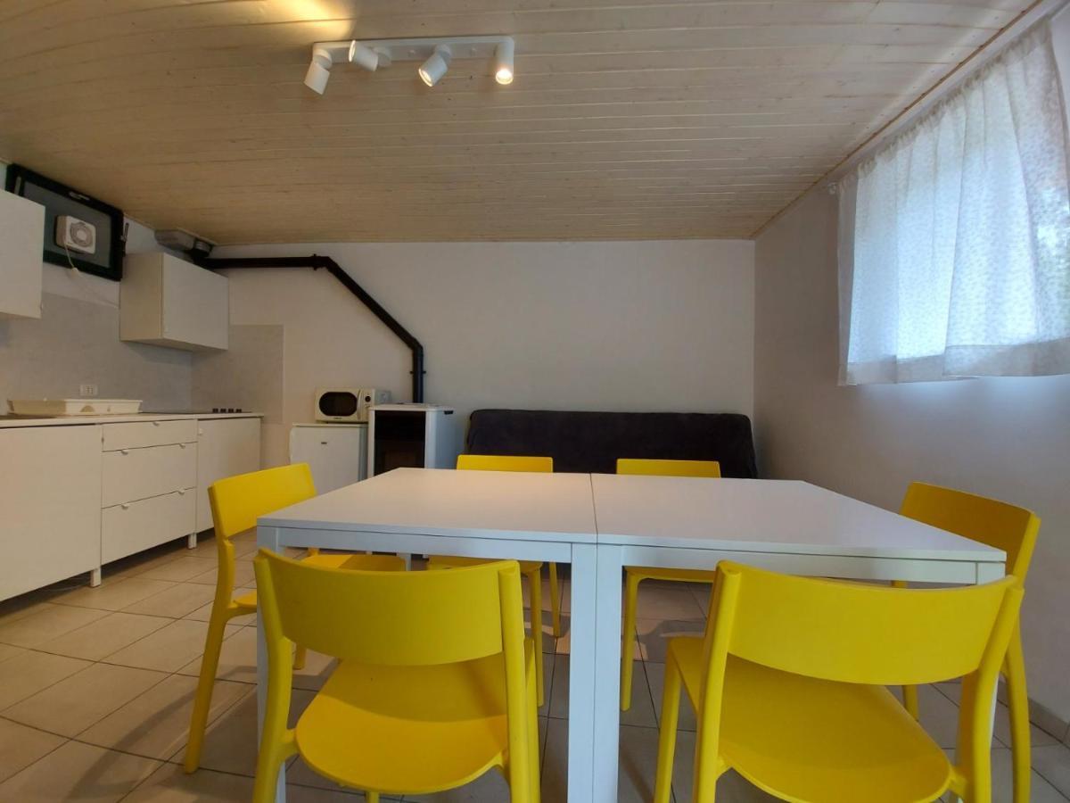 Apartmaji Hedera Комен Екстер'єр фото